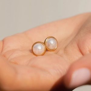 Elegant Gold and Pearl Stud Earrings